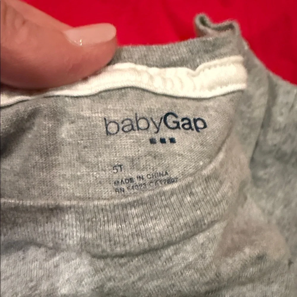 Gap boys and Circo bundle if 4 short sleeved tshirts XS (4-5) Star Wars & solids